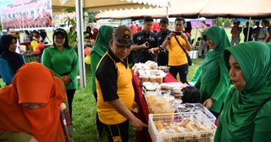 Persit KCK Koorcabrem142, Buka Stand di Hari Kesatuan Gerak Bhayangkari Persit KCK Koorcabrem142, Buka Stand di Hari Kesatuan Gerak Bhayangkari