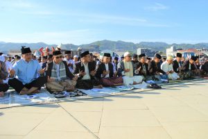 Sholat Idul Fitri 1 Syawal 1437 H , Bupati dan Wakil Bupati Mamuju Berterimakasih