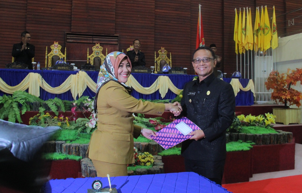 DPRD Mamuju Ketuk Palu, Tanda Sahnya Perda RPJMD