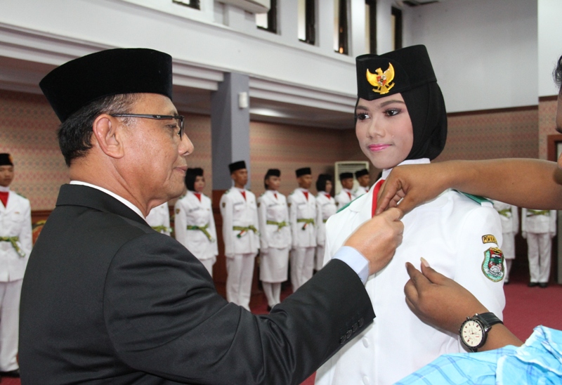 Bupati H Habsi Wahid Kukuhkan Paskibraka Mamuju