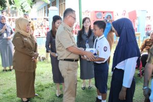 PEMKAB MAMUJU PROGRAMKAN MINAT BACA BUKU