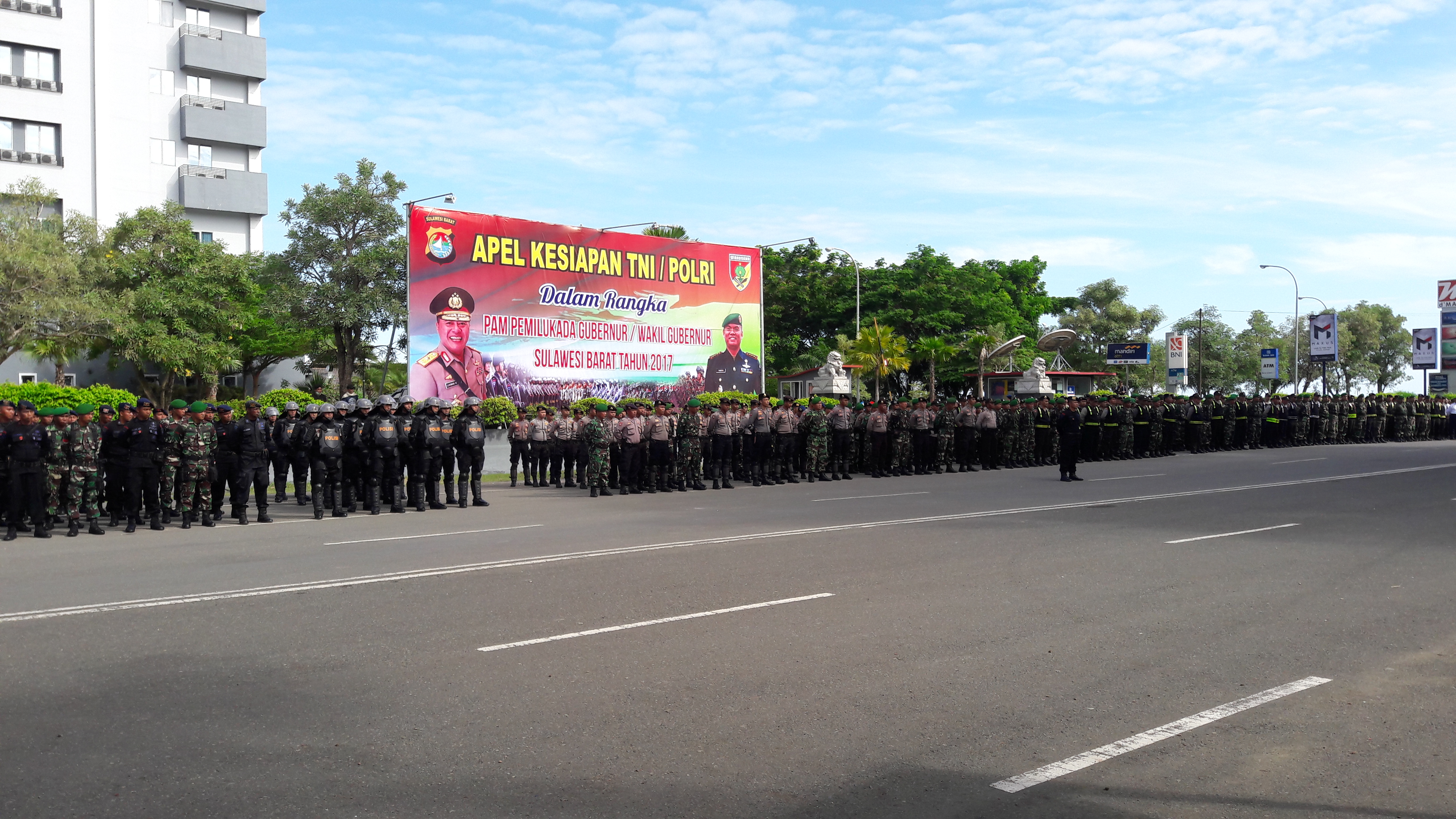 Apel Siaga TNI Polri ; Wujud Kesiapsiagaan Pengamanan Pilkada Sulbar 2017