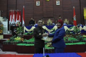 img_3284 DPRD Mamuju Sahkan APBD Tahun Anggaran 2017