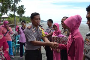 74 Personil Polres Matra Naik Pangkat