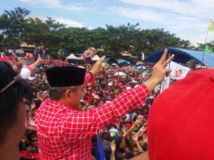 Salam Tiga Jari Semakin Populer