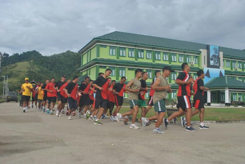 Aktifitas Kebugaran Prajurit Korem 142 Tatag