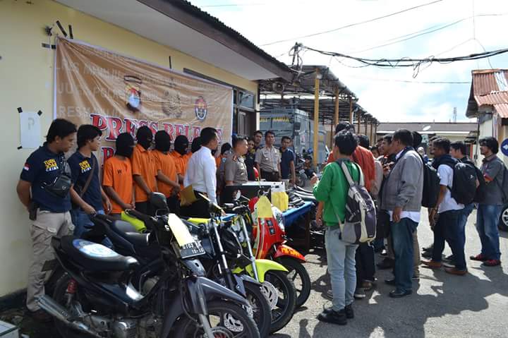 FB_IMG_1496805469708 Kawanan Pelaku Curanmor Dibekuk