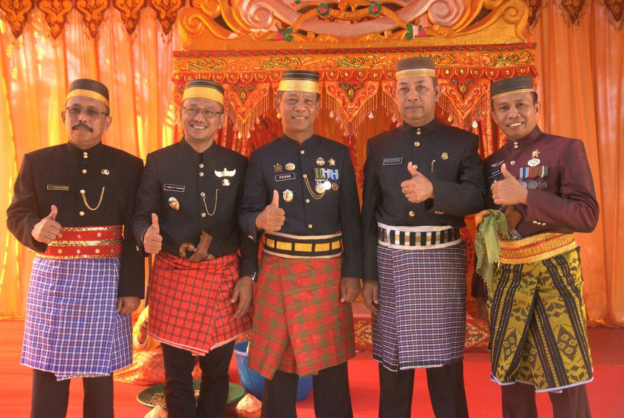 Kasrem 142 Tatag Hadiri Pencucian Pusaka Kerajaan Mamuju