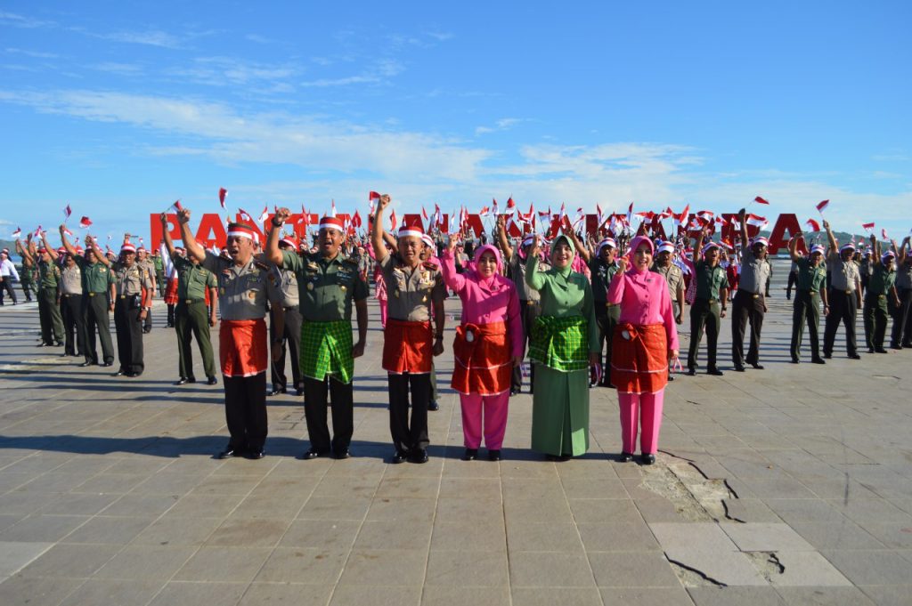 Korem dan Polda " Merah Putihkan" Anjungan Pantai Manakarra