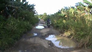 Pemkab Mateng Terkesan Tutup Mata Terkait Jalan Lumu-Kamansi