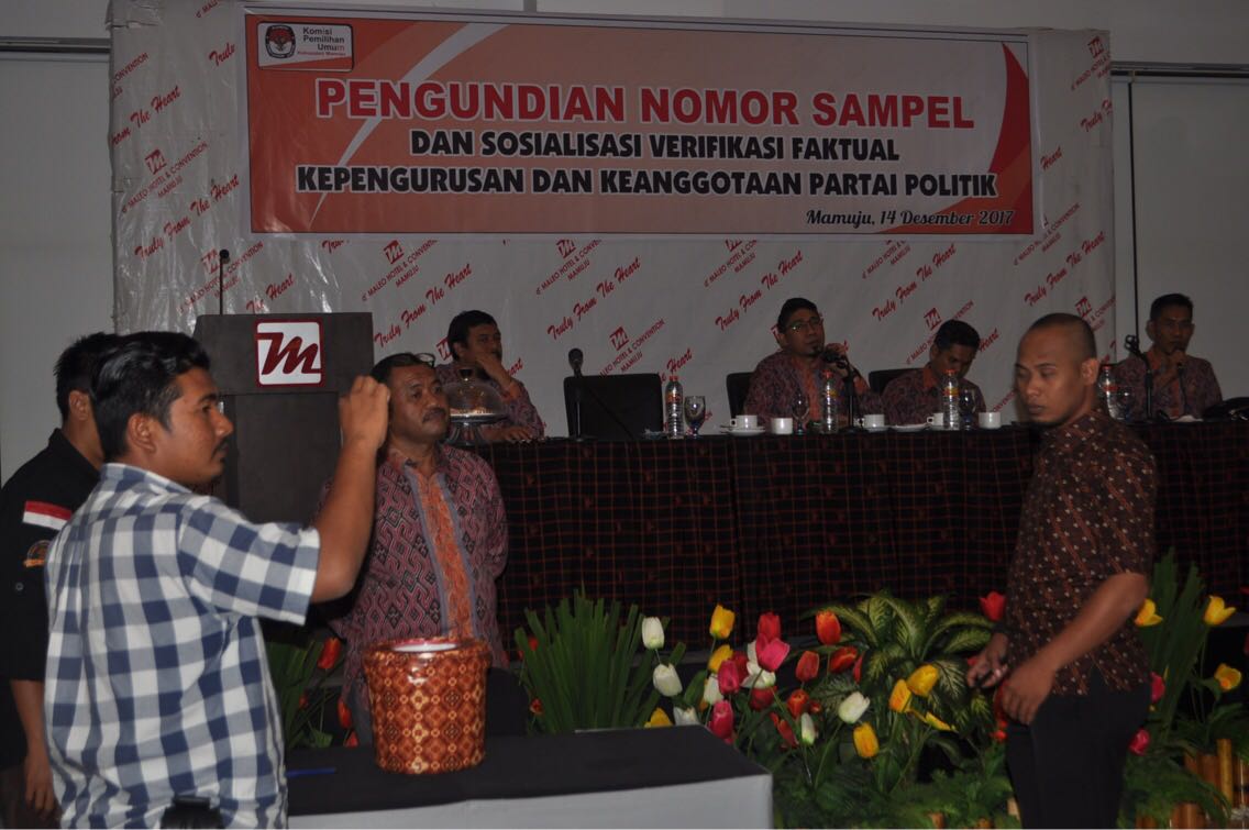 KPU Mamuju Gelar Sosialisasi Verifikasi Faktual dan Pengundian Nomor Sampel