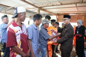 Penghujung 2017 14 Kapal Fiber Akhirnya Sampai di Tangan Nelayan