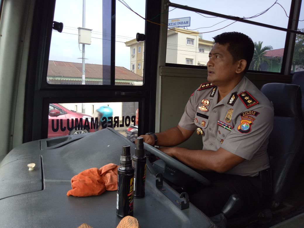 Kapolres Menguji Kelayakan Kendaraan Dinas Polres Mamuju