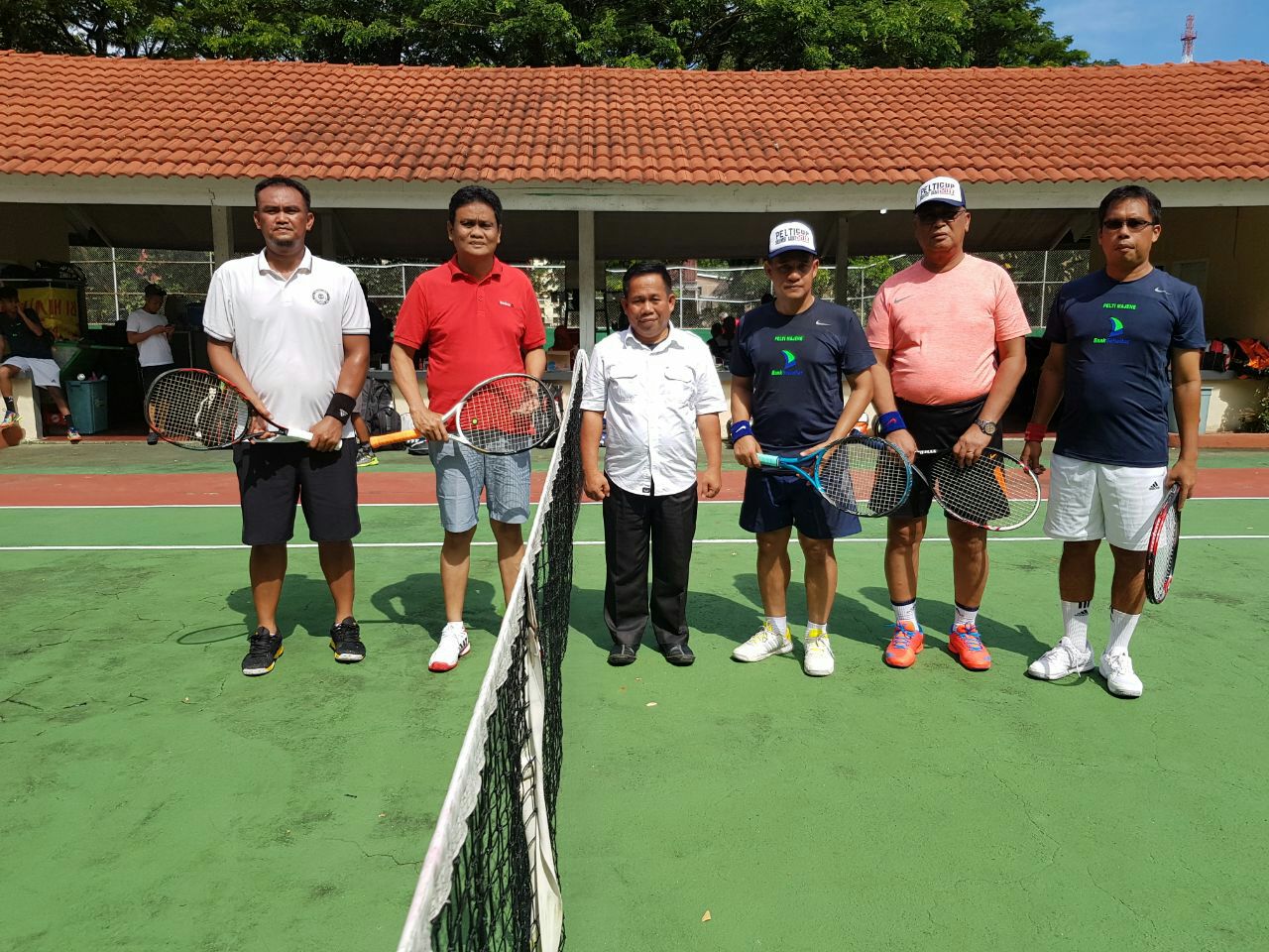 Dandim Dan Wakil Bupati Majene Tennis Bersama Pemda Barru