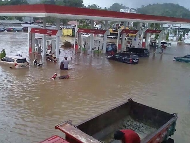 Hujan Deras Selama Beberapa Jam, Mamuju Kebanjiran