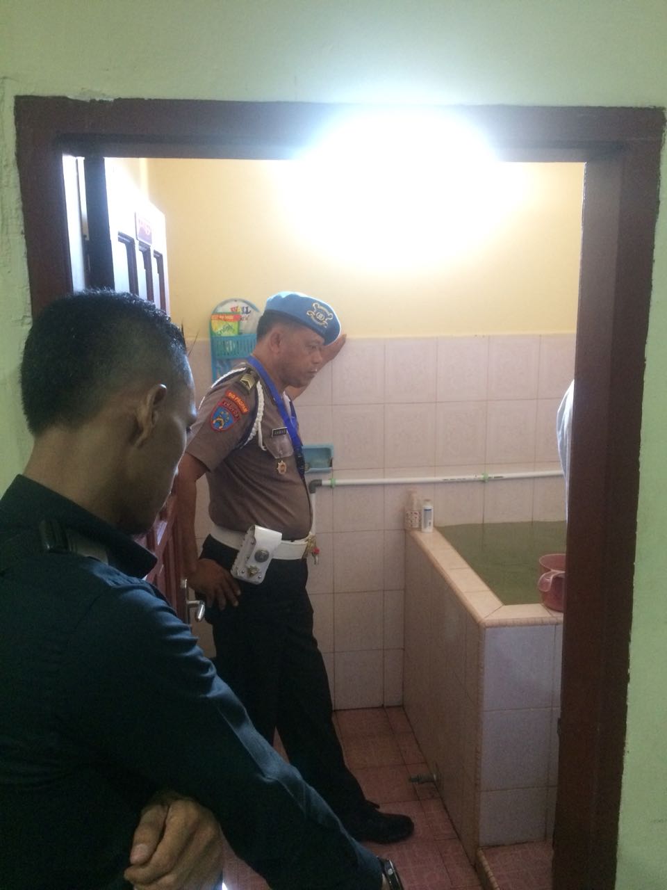 IMG-20180502-WA0012 Terindikasi Narkoba, Propam Polda Sulbar Perketat Pemeriksaan.