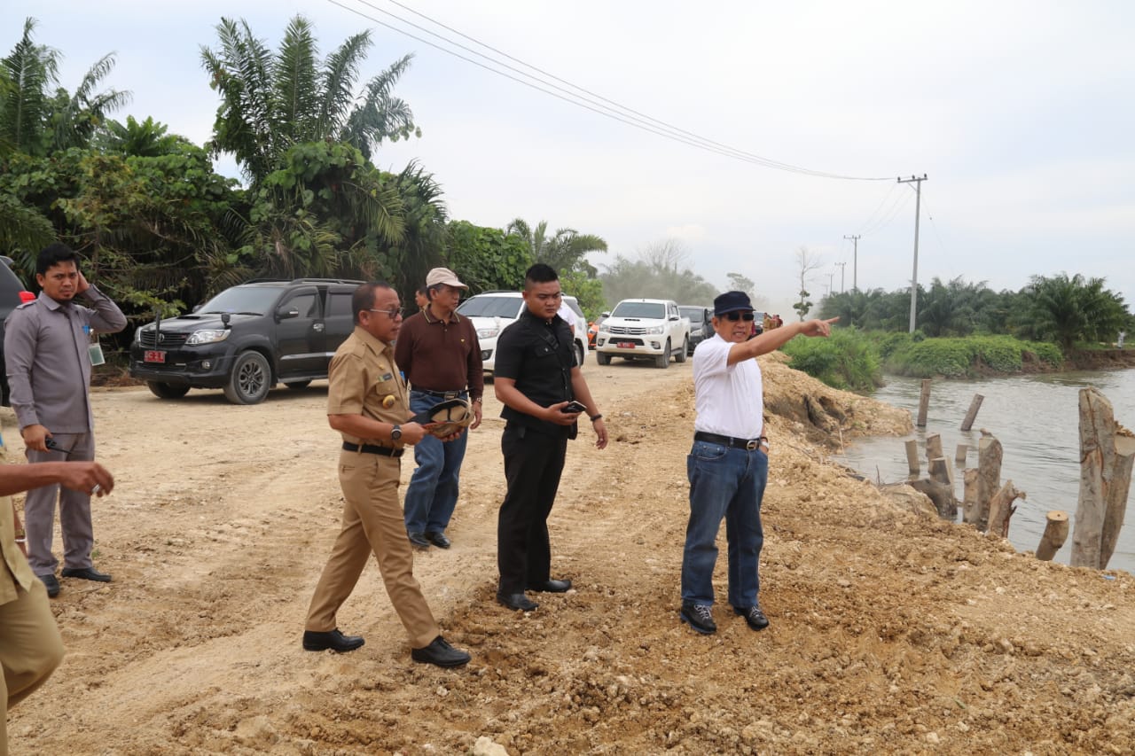 Gubernur Sulbar Prihatin dengan Sungai Lariang