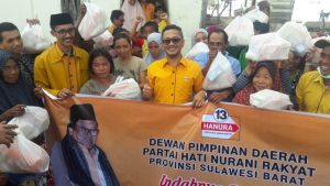 DPD Hanura Sulbar Bagikan 13.000 Paket Ramadhan Gratis