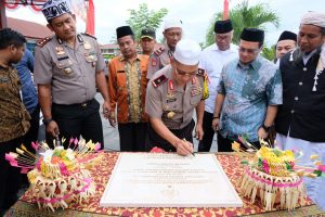 Kapolda Sulbar Resmikan Masjid Ar - Ridho Polsek topoyo