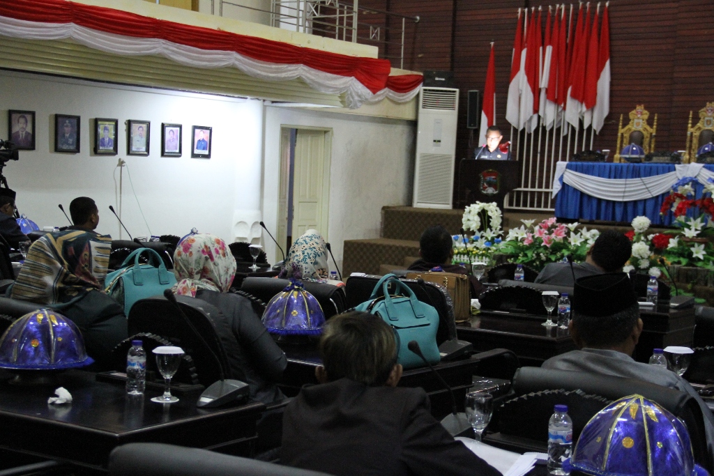 Bupati Mamuju Jawab Pandangan Umum Fraksi Terkait APBD 2017