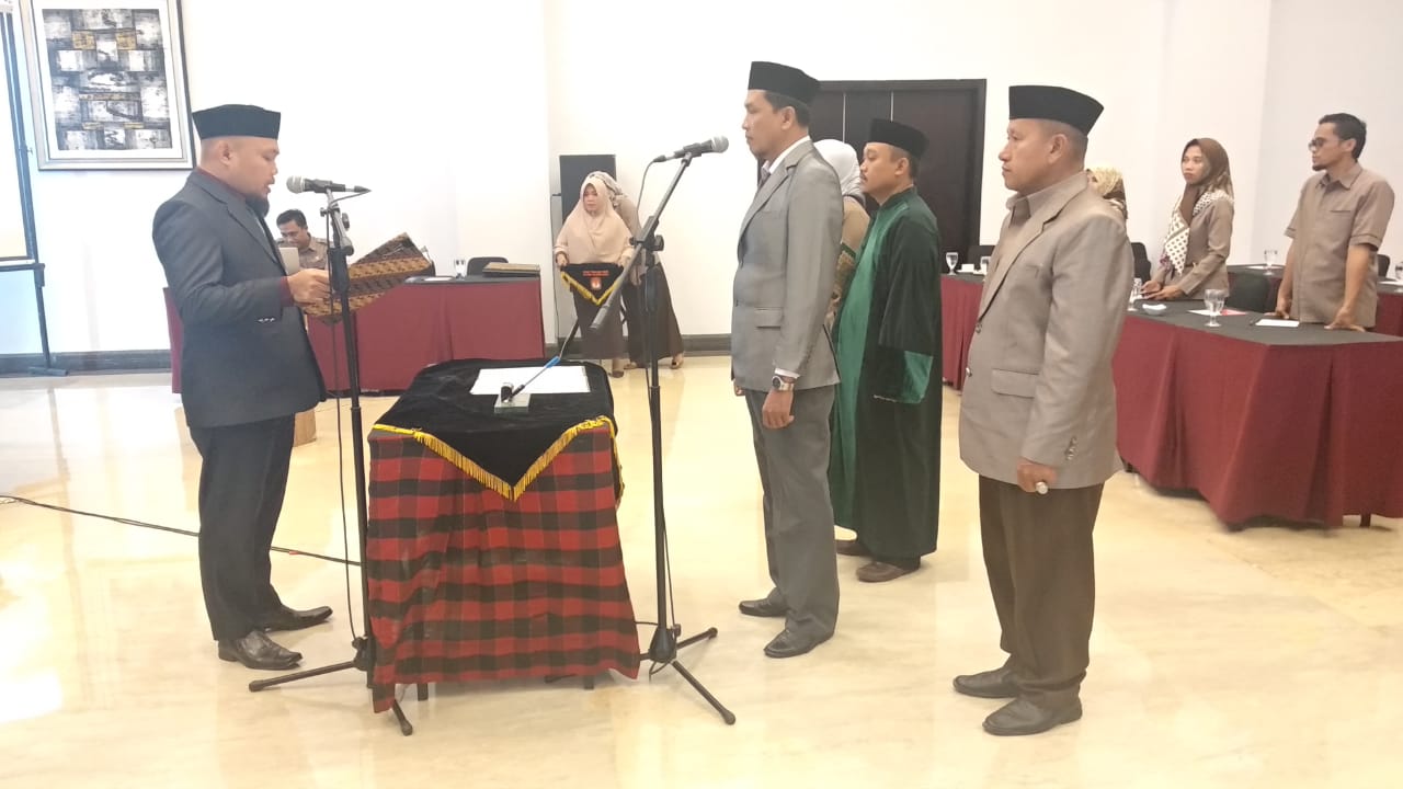 Rusman dilantik Sebagai Komisioner KPU Polman