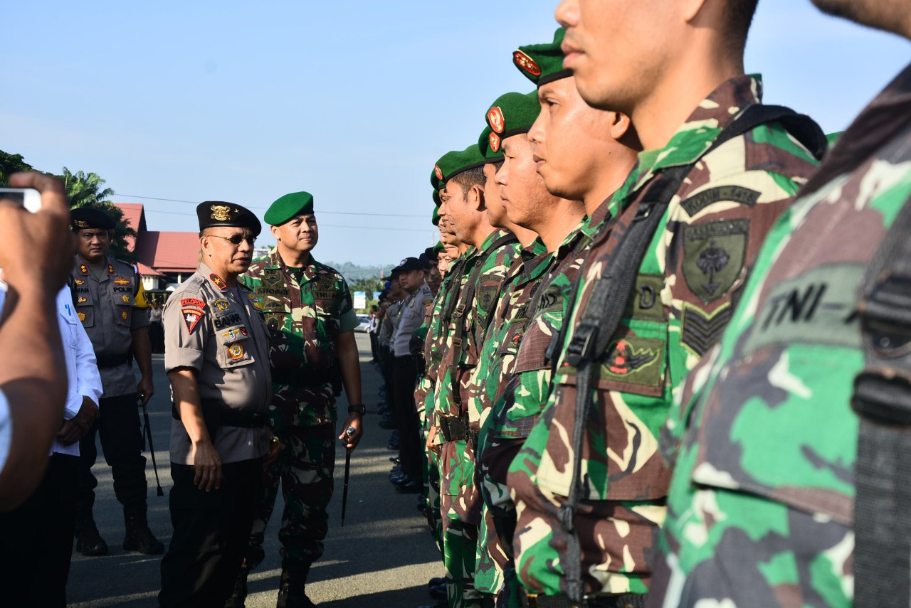 Danrem 142 Tatag dan Kapolda Sulbar Pimpin Apel Bersama TNI Polri