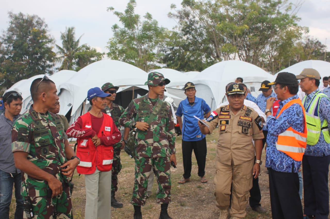 Gubernur Sulteng Kunjungi Pengunsi di Donggala