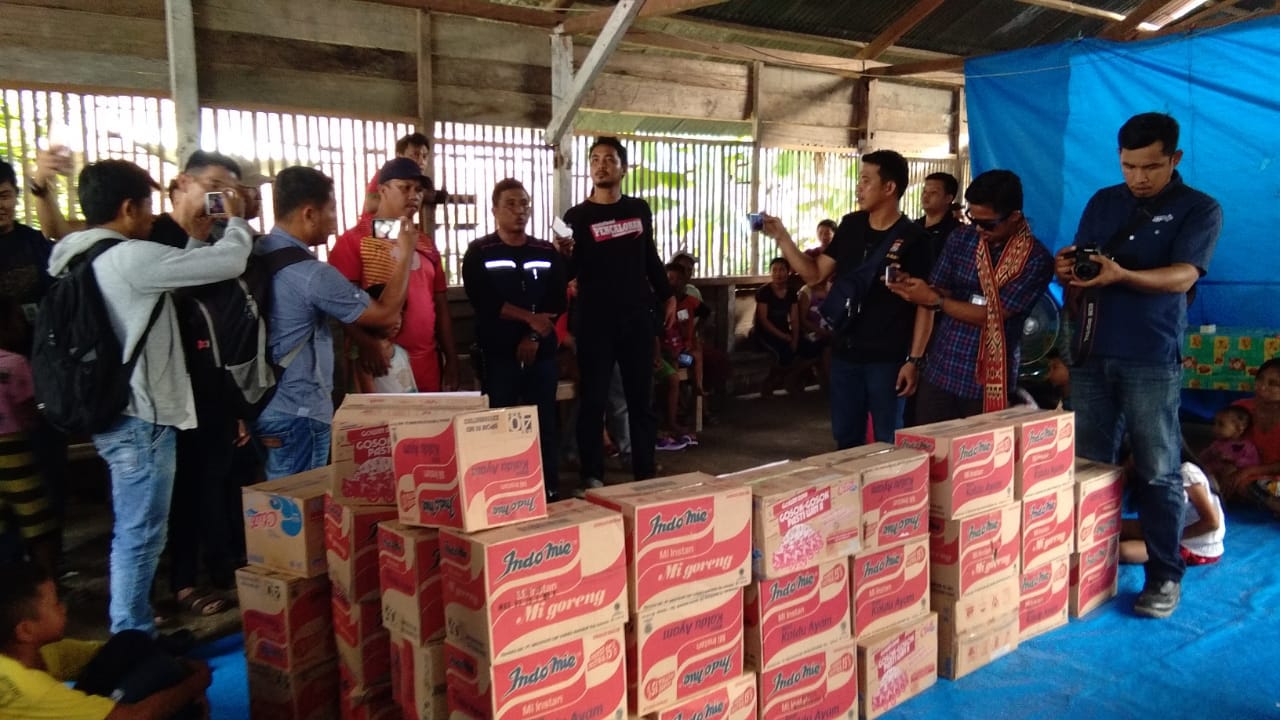 IMG-20181122-WA0038 IJS Salurkan Bantuan ke Pengungsi Mamasa di Desa Pokkang
