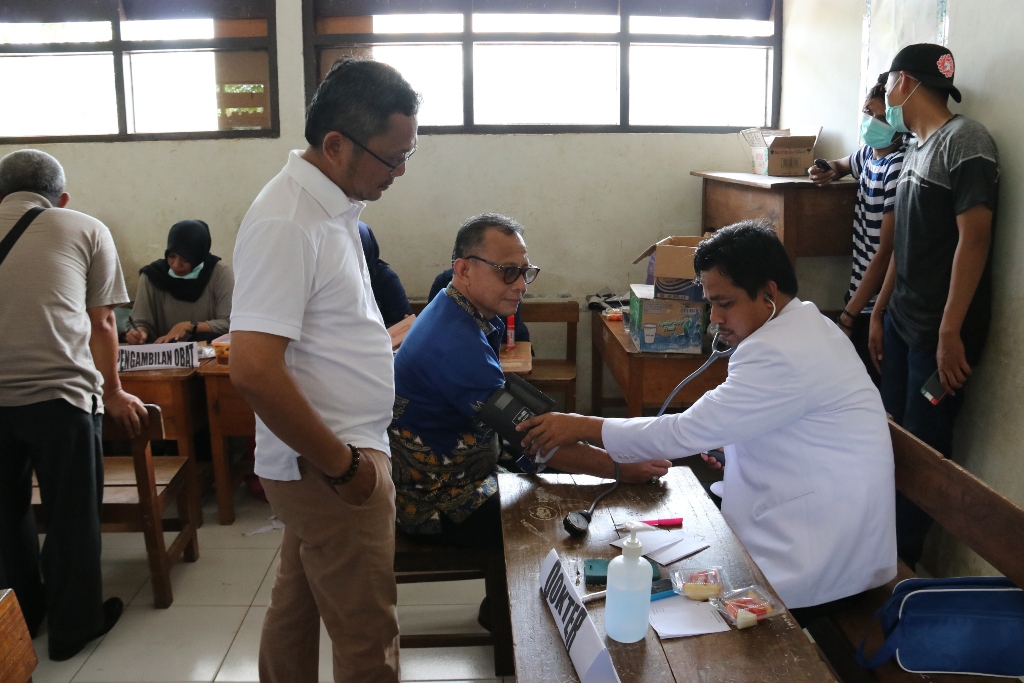 Pemkab Serahkan 176 e-KTP di Momentum Sahabat Rakyat