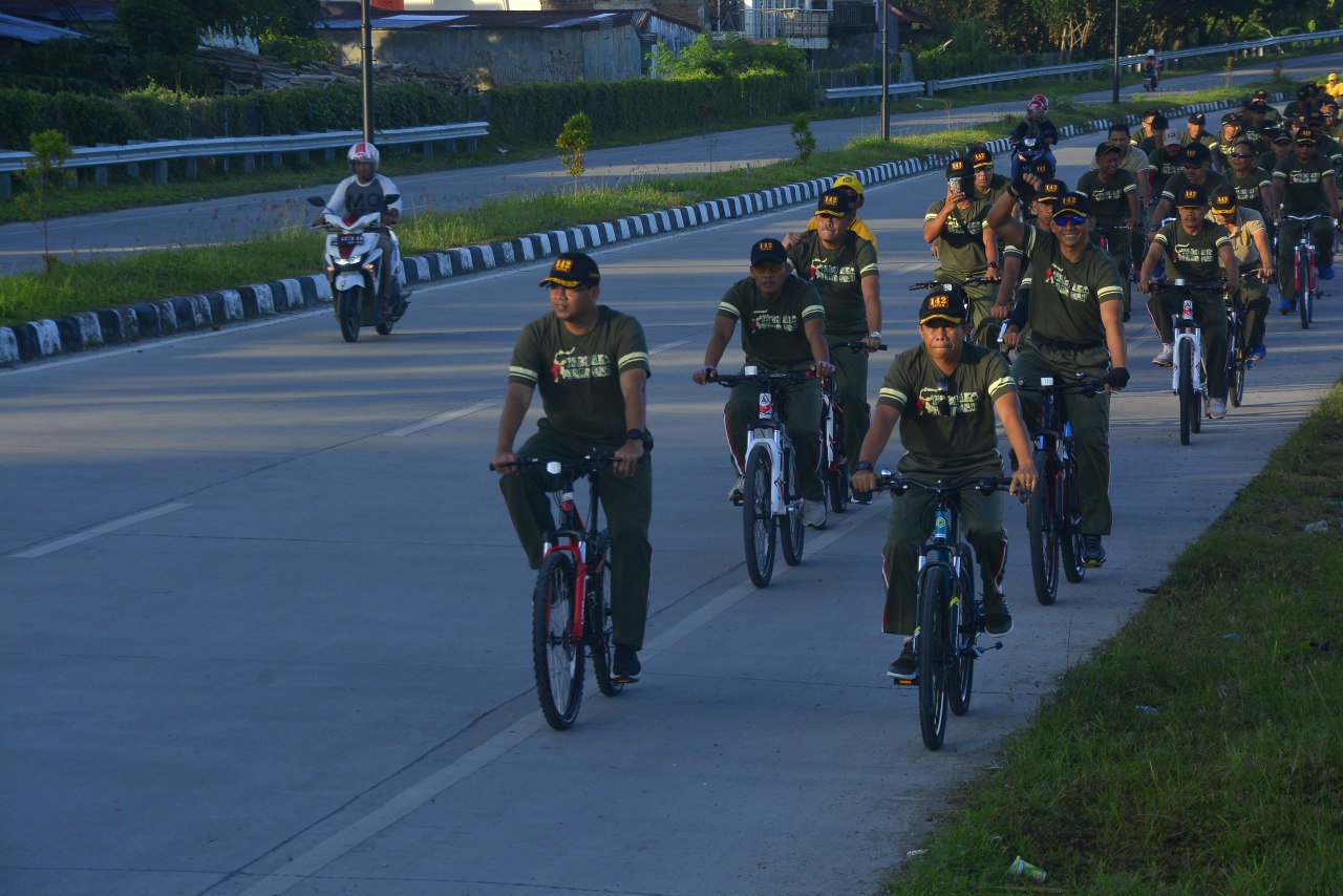 Prajurit Korem 142 Tatag Gelar Bersepeda Santai