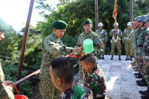 Yonif Para Raider 431/SSP melaksanakan Tradisi Satuan