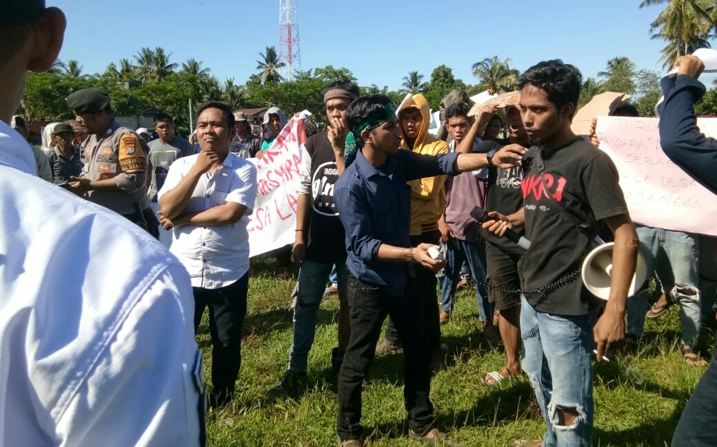 Copot Kepala Dusun di Mimbar Masjid, Kades Lara Banjir Sorotan