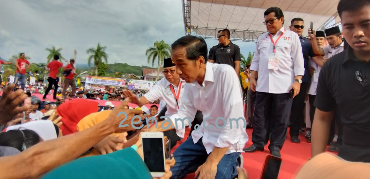 Jokowi Janji Akan Tuntaskan Pembangunan Sejumlah Jalan di Sulbar