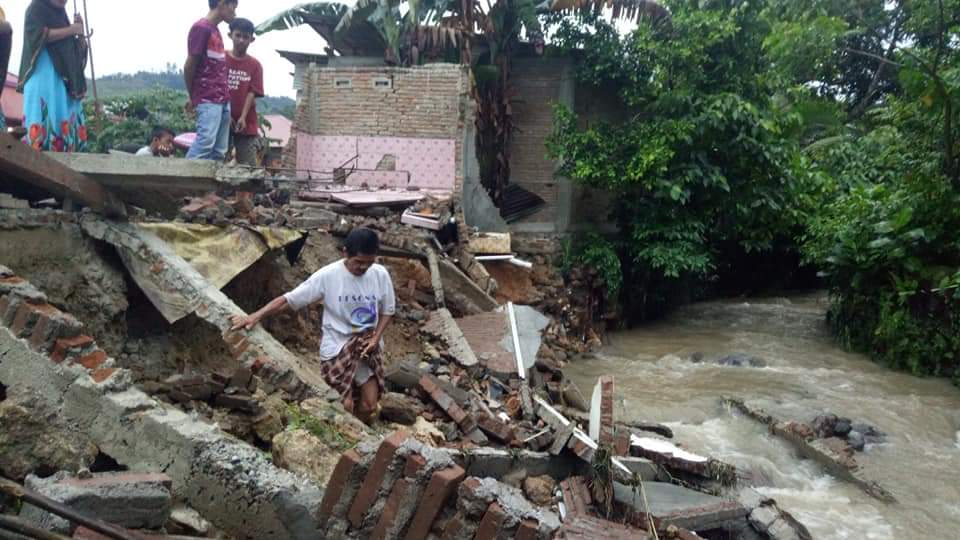 Banjir Mamuju, Satu Unit Rumah Rata dengan Tanah