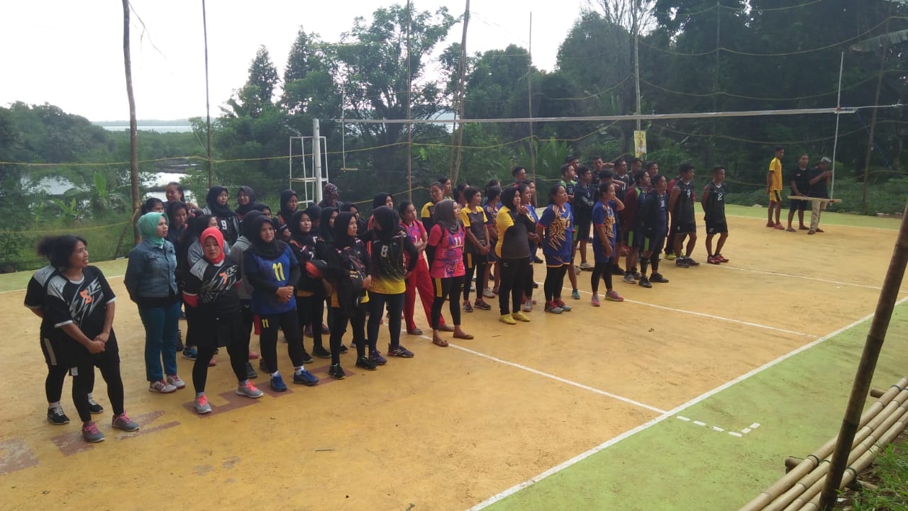 44 Club Bertarung Perebutkan Juara di Gelanggang Turnamen Bola Volly Barja