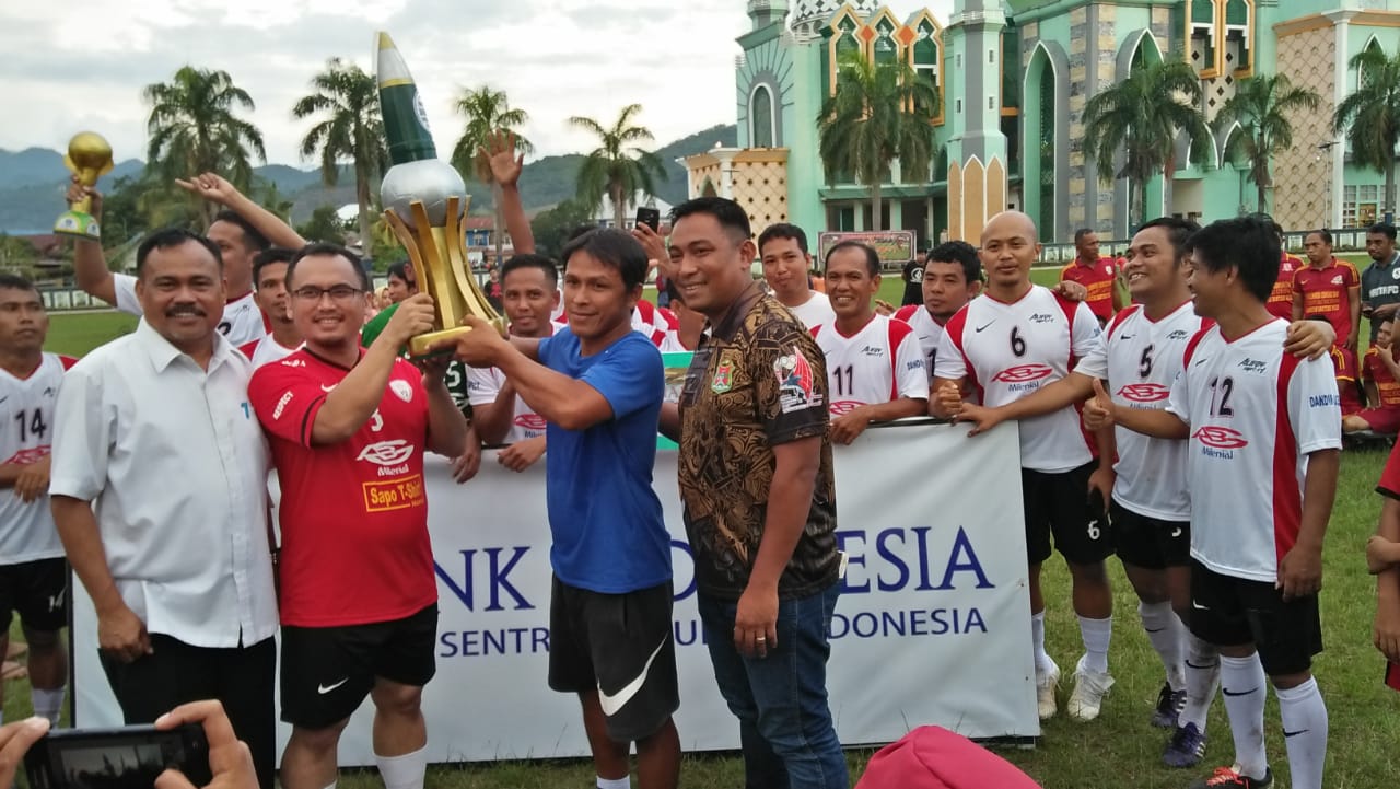 Dua Legenda Timnas Hadiri Penutupan Dandim Cup I 2019