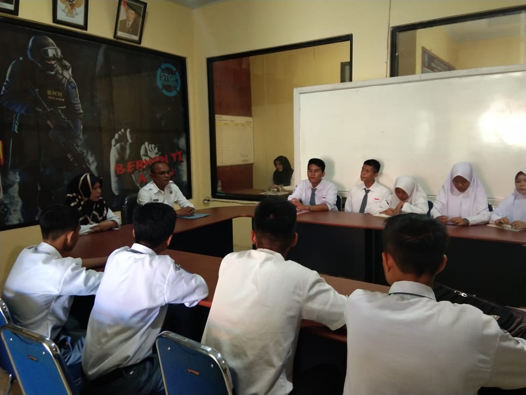 BNNK Polman Berikan Wisata Edukasi Kepada Pelajar