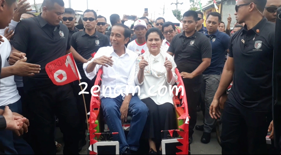 Waw, Jokowi Tumpangi Becak ke Lokasi Kampanye Akbar