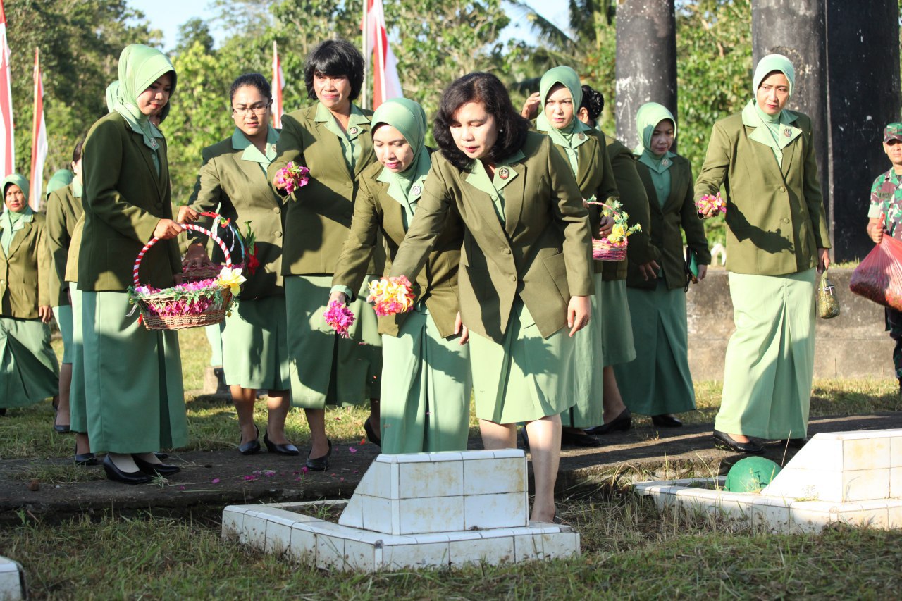 Persit Korem 142 Tatag Kunjungi TMP dan Lakukan Anjangsana