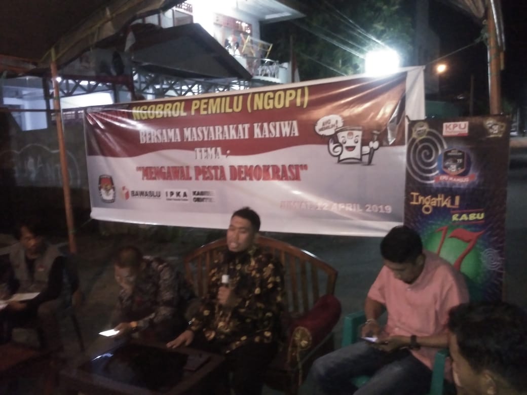 Ngopi Bareng KPU dan Bawaslu, Masyarakat diajak Kawal Demokrasi