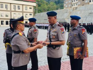 Kapolda Pimpin Upacara Sertijab Dansat Brimob Polda Sulbar
