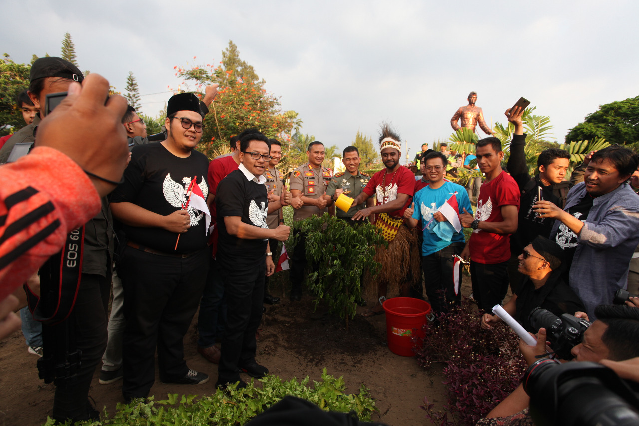 Pesan Kebhinekaan dari Indonesia Tersenyum