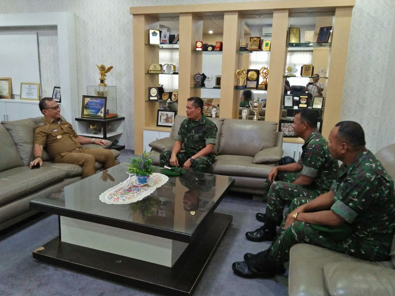 Dandim 1418 Mamuju Bangun Sinergitas Dengan Bupati Mamuju