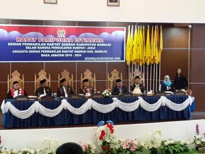 30 Anggota DPRD Mamuju Resmi Dilantik