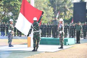 Kasrem 142/TTG Irup Pada Upacara Bendera Di Makorem