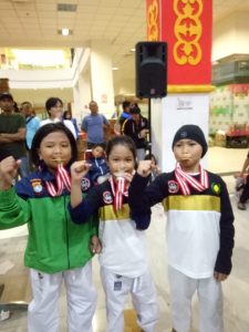 Di Kejuararan Karate, Polda Sulbar Sabet 17 Medali.