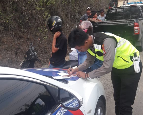 Dua Puluh Kendaraan Bermotor di Mamuju di Tindak