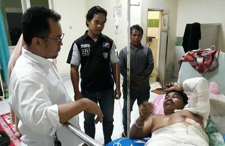 WhatsApp Image 2019-10-19 at 10.52.47 Arwan Aras Kunjungi Sejumlah Pasien di RSUD Mamuju