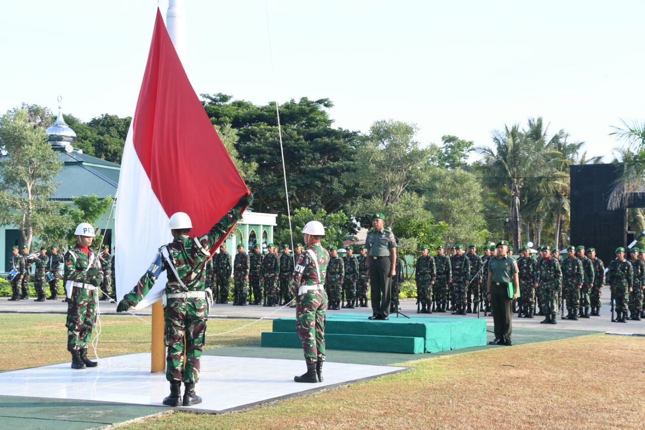 Kasrem 142/Tatag bacakan amanat Pangdam XIV/Hasanuddin