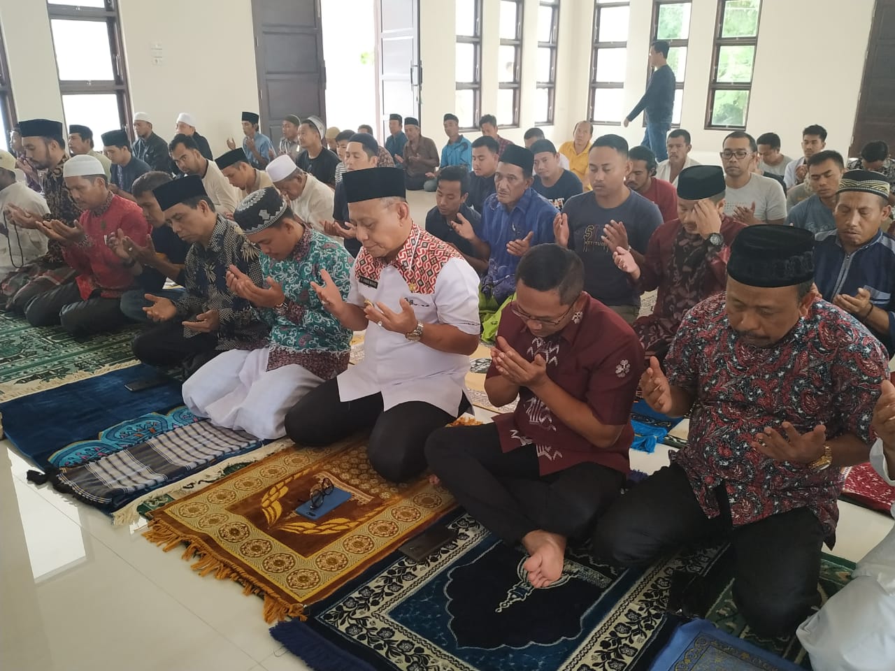 Bupati Mamuju Terbitkan Edaran Shalat Fardhu Berjamaah